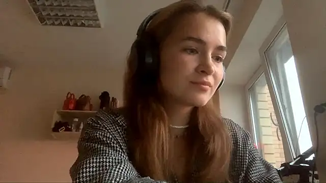 BunnyTiedeman online show from 9, 9, 2025
