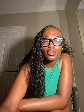 Moonzy77 online show from 2, 10, 2025