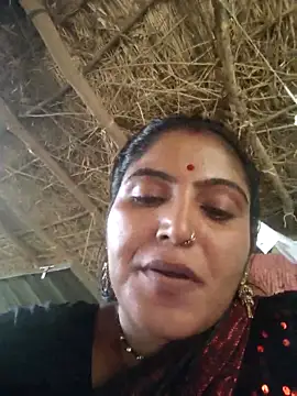 Snapshot of LUCKY_cut chatting on 12, 10, 2025 LUCKY cut online show from 12, 10, 2025