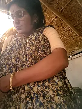 Snapshot of LUCKY_cut chatting on 27, 10, 2025 LUCKY cut online show from 27, 10, 2025