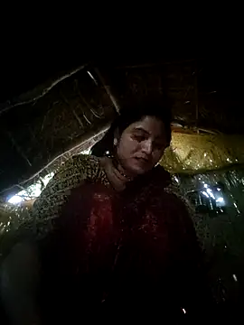 Snapshot of LUCKY_cut chatting on 28, 10, 2025 LUCKY cut online show from 28, 10, 2025