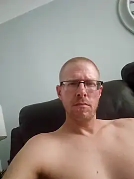 Snapshot of MrLeakyHelmet chatting on 21, 9, 2025 MrLeakyHelmet online show from 21, 9, 2025