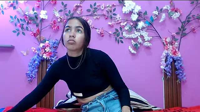 skinnysofia18 online show from 17, 11, 2025