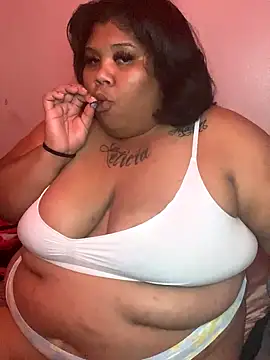 Snapshot of BlaxicanaMami chatting on 9, 10, 2025 BlaxicanaMami online show from 9, 10, 2025