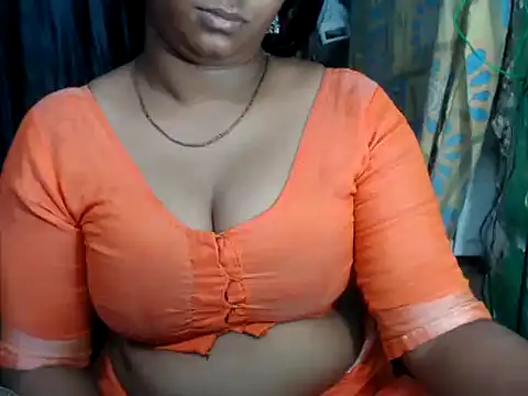 Snapshot of DearKimmi chatting on 15, 12, 2024 DearKimmi online show from 15, 12, 2024