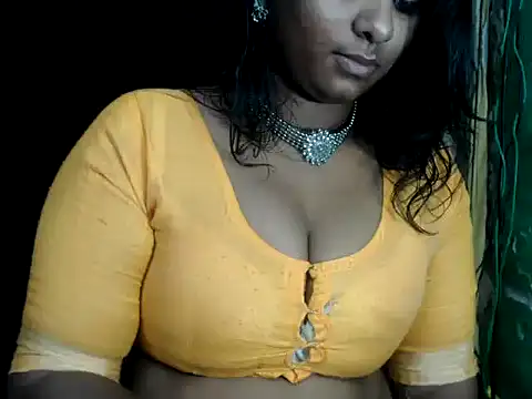 Snapshot of DearKimmi chatting on 28, 12, 2024 DearKimmi online show from 28, 12, 2024