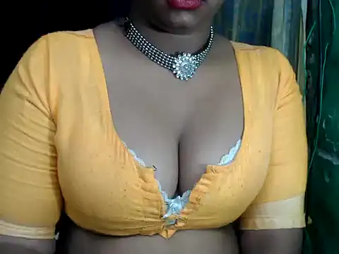 Snapshot of DearKimmi chatting on 28, 12, 2024 DearKimmi online show from 28, 12, 2024