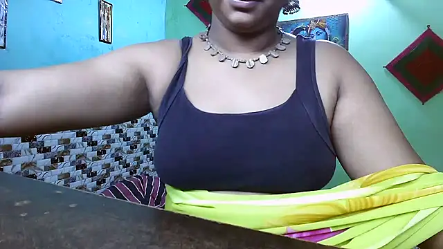 Snapshot of DearKimmi chatting on 25, 9, 2025 DearKimmi online show from 25, 9, 2025