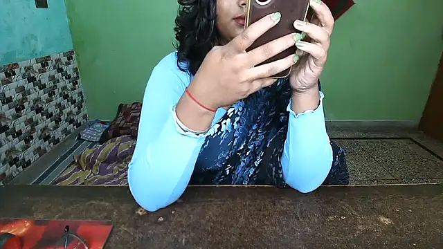 Snapshot of DearKimmi chatting on 9, 10, 2025 DearKimmi online show from 9, 10, 2025