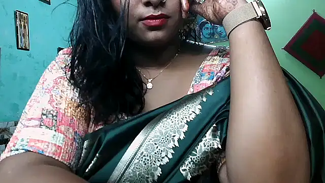 Snapshot of DearKimmi chatting on 21, 10, 2025 DearKimmi online show from 21, 10, 2025