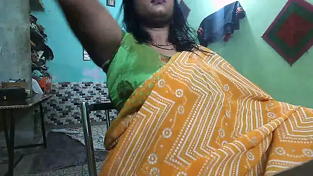 Snapshot of DearKimmi chatting on 22, 11, 2025 DearKimmi online show from 22, 11, 2025