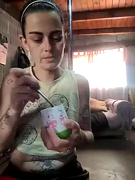 Snapshot of Almendrasexy chatting on 25, 11, 2025 Almendrasexy online show from 25, 11, 2025