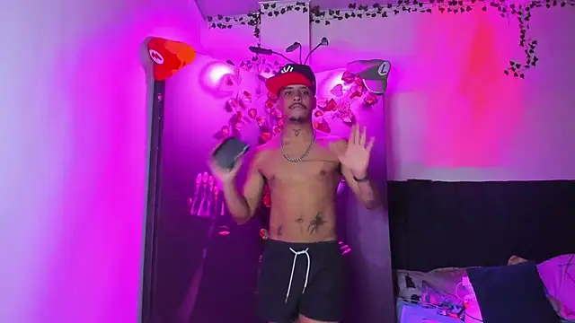 Snapshot of Owen_Benkosky chatting on 21, 11, 2025 Owen Benkosky online show from 21, 11, 2025