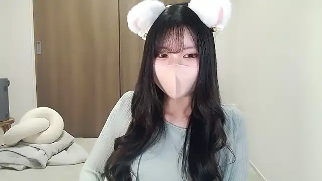 Snapshot of moka-neko chatting on 22, 10, 2025 moka-neko online show from 22, 10, 2025