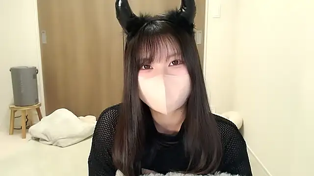 Snapshot of moka-neko chatting on 31, 10, 2025 moka-neko online show from 31, 10, 2025