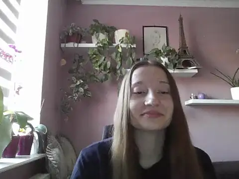 LindaPretty online show from 9, 9, 2025