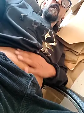 Snapshot of malhotra21 chatting on 8, 11, 2025 malhotra21 online show from 8, 11, 2025