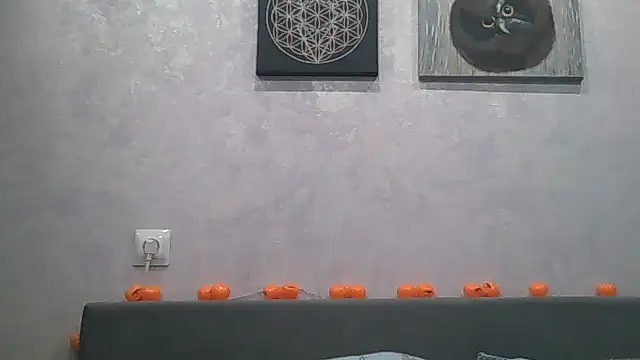 Quelysha online show from 4, 11, 2025