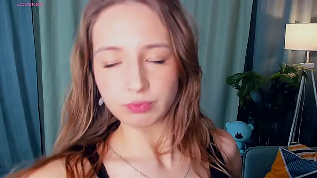 LaritaYoseph online show from 22, 11, 2025