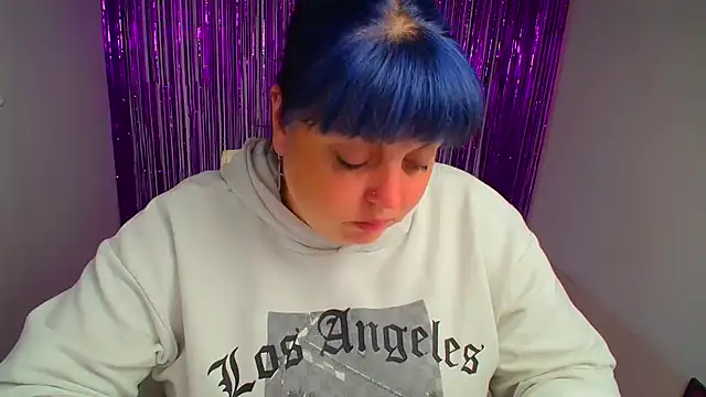 Amelia Kissu online show from 28, 9, 2025