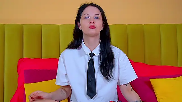 MollyMillsen online show from 5, 11, 2025