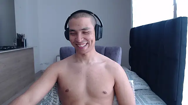 Snapshot of Auron_Demon01 chatting on 15, 12, 2025 Auron Demon01 online show from 15, 12, 2025