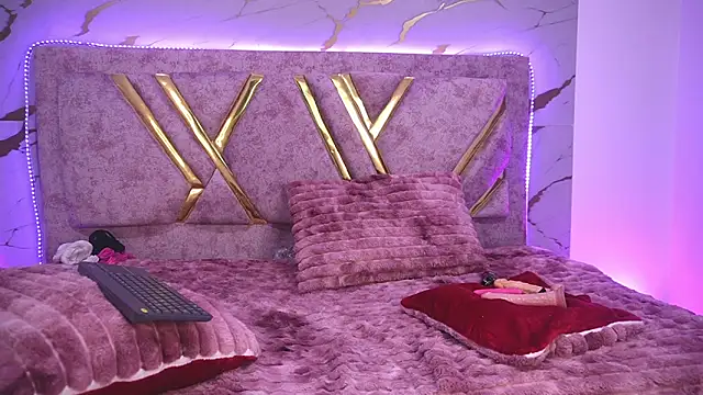 violetta maki online show from 5, 11, 2025