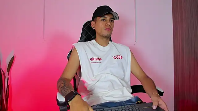 Nickyblazze  online show from 12, 10, 2025