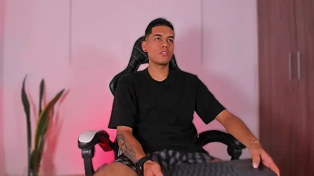 Nickyblazze  online show from 27, 10, 2025