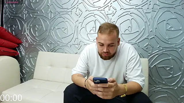 Snapshot of Sweetberryhot chatting on 11, 11, 2025 Sweetberryhot online show from 11, 11, 2025