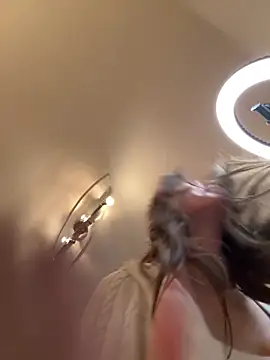 SophiiaStarr online show from 6, 1, 2026