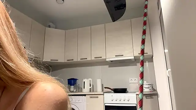 Snapshot of Denni_Spilber chatting on 23, 10, 2025 Denni Spilber online show from 23, 10, 2025