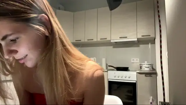 Snapshot of Denni_Spilber chatting on 24, 10, 2025 Denni Spilber online show from 24, 10, 2025