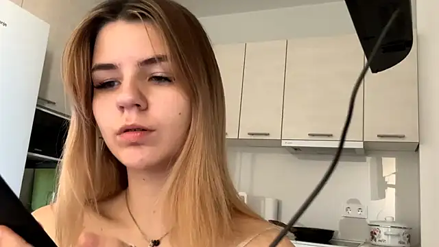 Snapshot of Denni_Spilber chatting on 1, 11, 2025 Denni Spilber online show from 1, 11, 2025