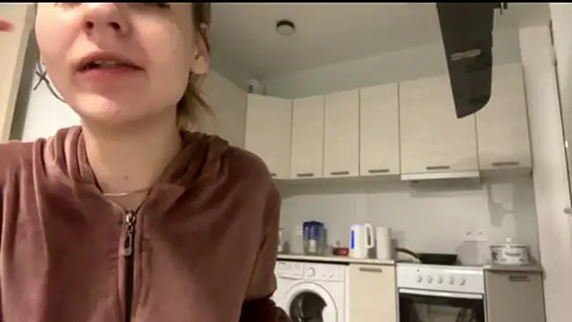 Snapshot of Denni_Spilber chatting on 4, 11, 2025 Denni Spilber online show from 4, 11, 2025