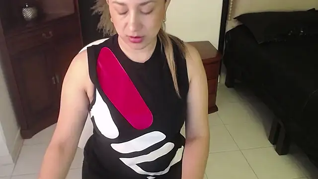 Snapshot of sheryl_jones chatting on 15, 10, 2025 sheryl jones online show from 15, 10, 2025