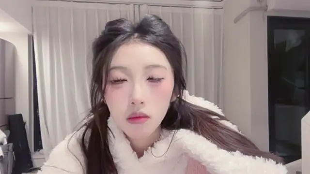 Snapshot of ZhaoZhao-ZM chatting on 29, 10, 2025 ZhaoZhao-ZM online show from 29, 10, 2025