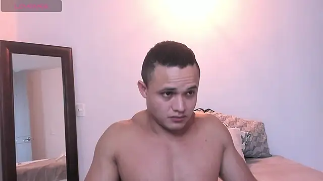 Snapshot of KingLevi01 chatting on 9, 9, 2025 KingLevi01 online show from 9, 9, 2025