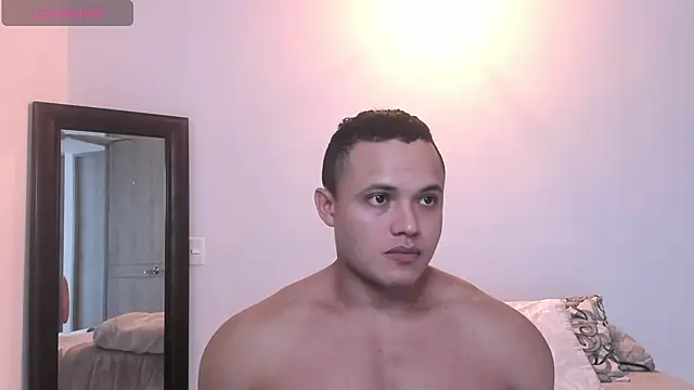 Snapshot of KingLevi01 chatting on 12, 9, 2025 KingLevi01 online show from 12, 9, 2025