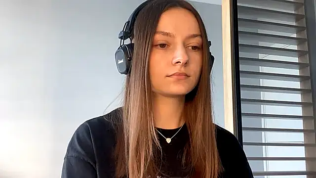 Snapshot of SoulHiperAgne_ chatting on 22, 9, 2025 SoulHiperAgne online show from 22, 9, 2025