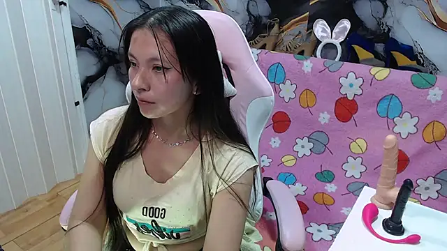 Snapshot of mia_wetts chatting on 3, 10, 2025 mia wetts online show from 3, 10, 2025