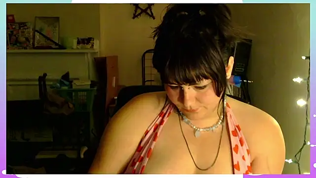 Snapshot of PeakoBunny chatting on 9, 11, 2025 PeakoBunny online show from 9, 11, 2025