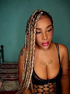Snapshot of Queen_Amara chatting on 14, 10, 2025 Queen Amara online show from 14, 10, 2025
