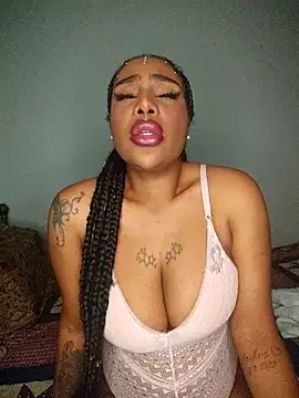 Snapshot of Queen_Amara chatting on 17, 11, 2025 Queen Amara online show from 17, 11, 2025