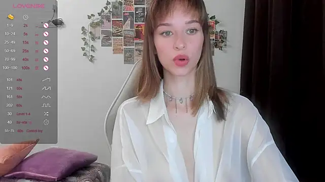 Snapshot of _Alissaa chatting on 4, 12, 2025 Alissaa online show from 4, 12, 2025