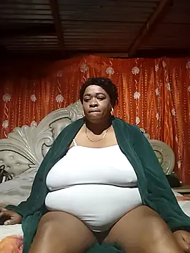 Snapshot of BUSTY_QUEEEN chatting on 16, 10, 2025 BUSTY QUEEEN online show from 16, 10, 2025