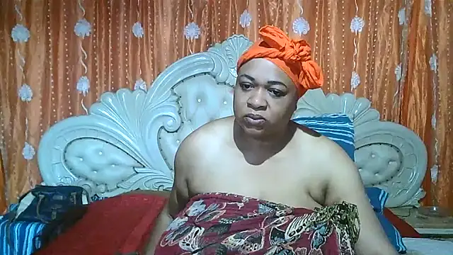 Snapshot of BUSTY_QUEEEN chatting on 20, 10, 2025 BUSTY QUEEEN online show from 20, 10, 2025