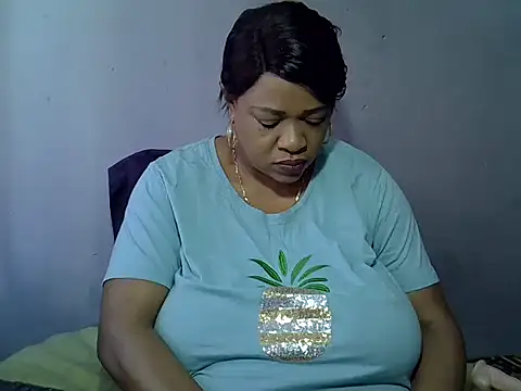 Snapshot of BUSTY_QUEEEN chatting on 9, 11, 2025 BUSTY QUEEEN online show from 9, 11, 2025