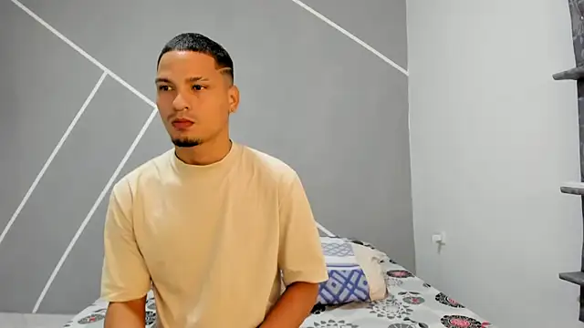 Snapshot of Sexy777Couple chatting on 20, 2, 2026 Sexy777Couple online show from 20, 2, 2026