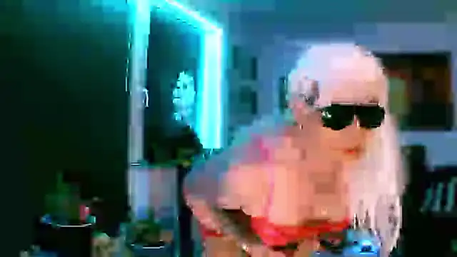 Snapshot of hellgirl1980 chatting on 12, 11, 2025 hellgirl1980 online show from 12, 11, 2025